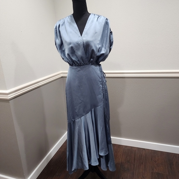 Curve Satin Wrap Mididress Ruched Detail Dusky Blue Size 0 (ASOS DESIGN) - Picture 4 of 17